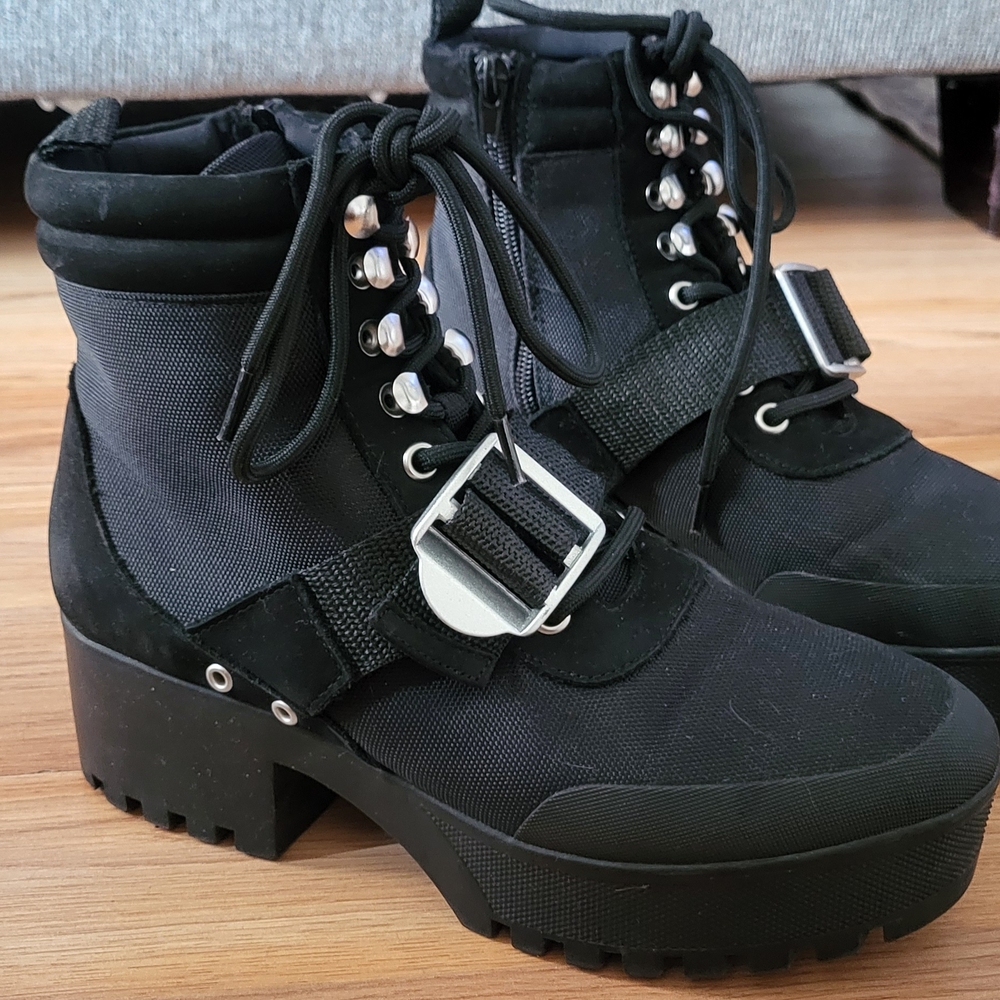 Steve Madden Black Lace Up Boots